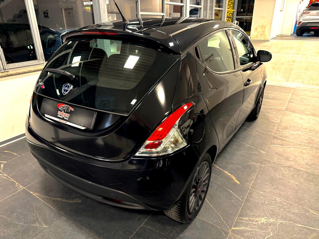 Lancia Ypsilon 1.2 69 CV S&S Silver