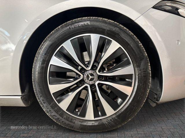 MERCEDES-BENZ A 180 Automatic Business Extra