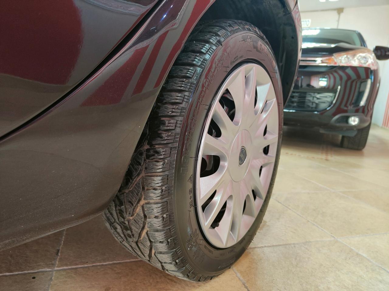 Lancia Ypsilon 1.3 MJT 16V 95 CV 5 porte S&S Silver