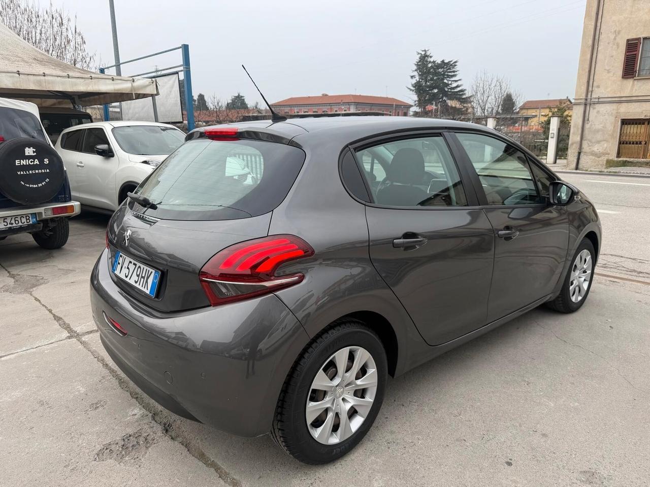 Peugeot 208 PureTech 82 5 porte Allure