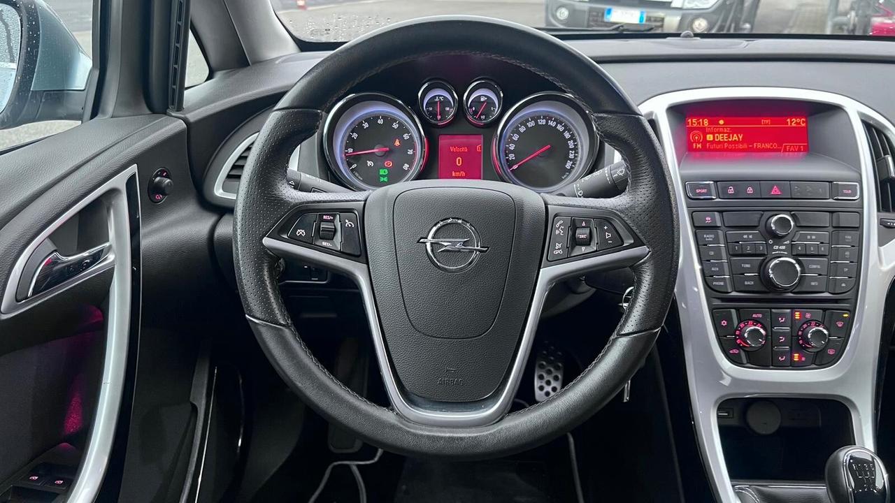 Opel Astra 1.6 Turbo 180CV 5 porte Cosmo S