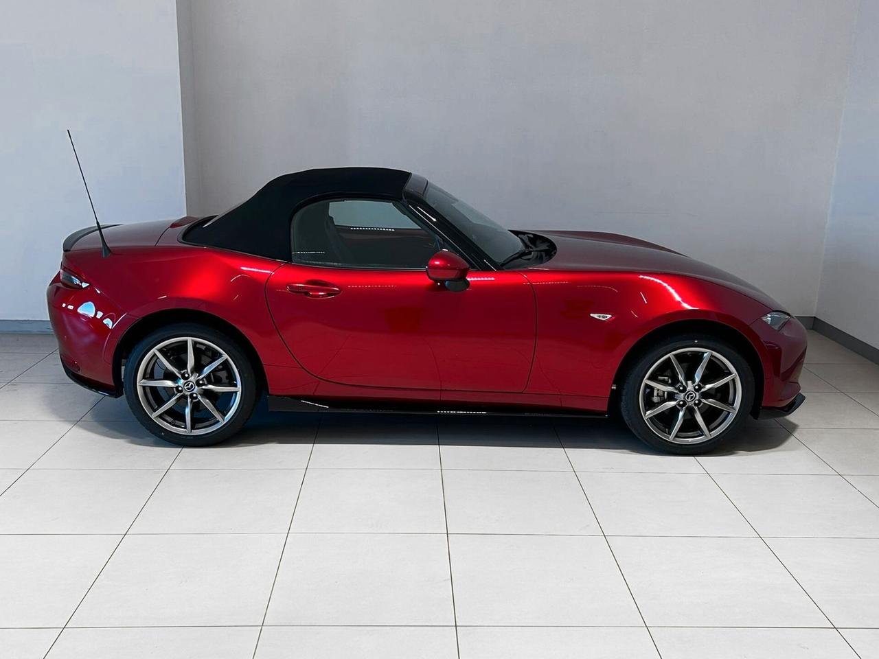 Mazda MX-5 1.5L Skyactiv-G Exclusive-Line