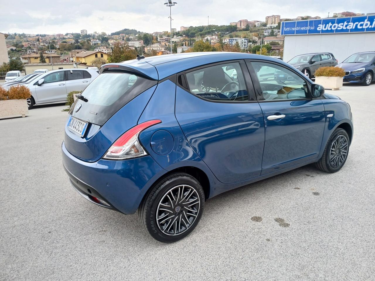 Lancia Ypsilon 1.0 HYBRID 70CV GOLD 2023