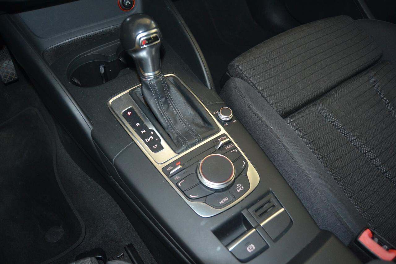Audi A3 SPB 1.6 TDI S Tronic Sport Navi/Xenon/C.Auto