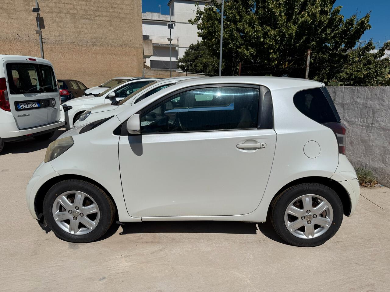 TOYOTA IQ 1.0 VVT-i CVT Multidrive