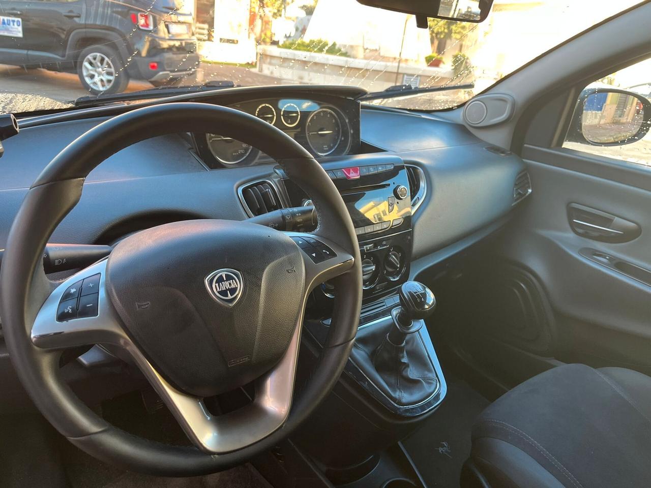 LANCIA YPSILO 1.2 BENZ 5 PORTE LUGLIO 2015 DISTRIBUZ ESEGUITA PERFETTA