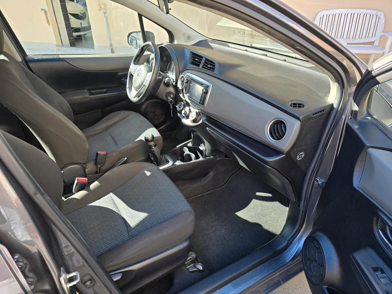 Toyota Yaris 1.0 5 porte Lounge perfetta possibilita 12 mesi garanzia