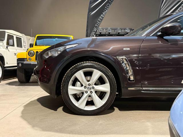 INFINITI QX70 3.0 diesel V6 AT S Premium