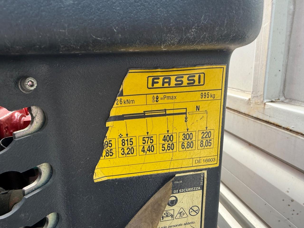 Iveco Daily 35C16 cassone fisso con gru FASSI F32A