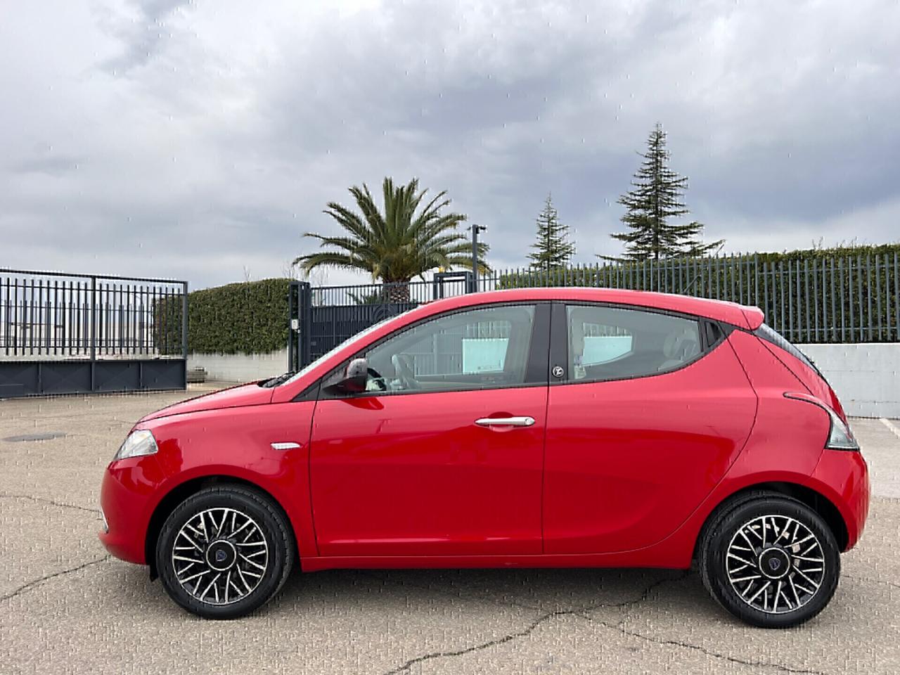 Lancia Ypsilon 1.2 69 CV 5p. 30th Anniversary.