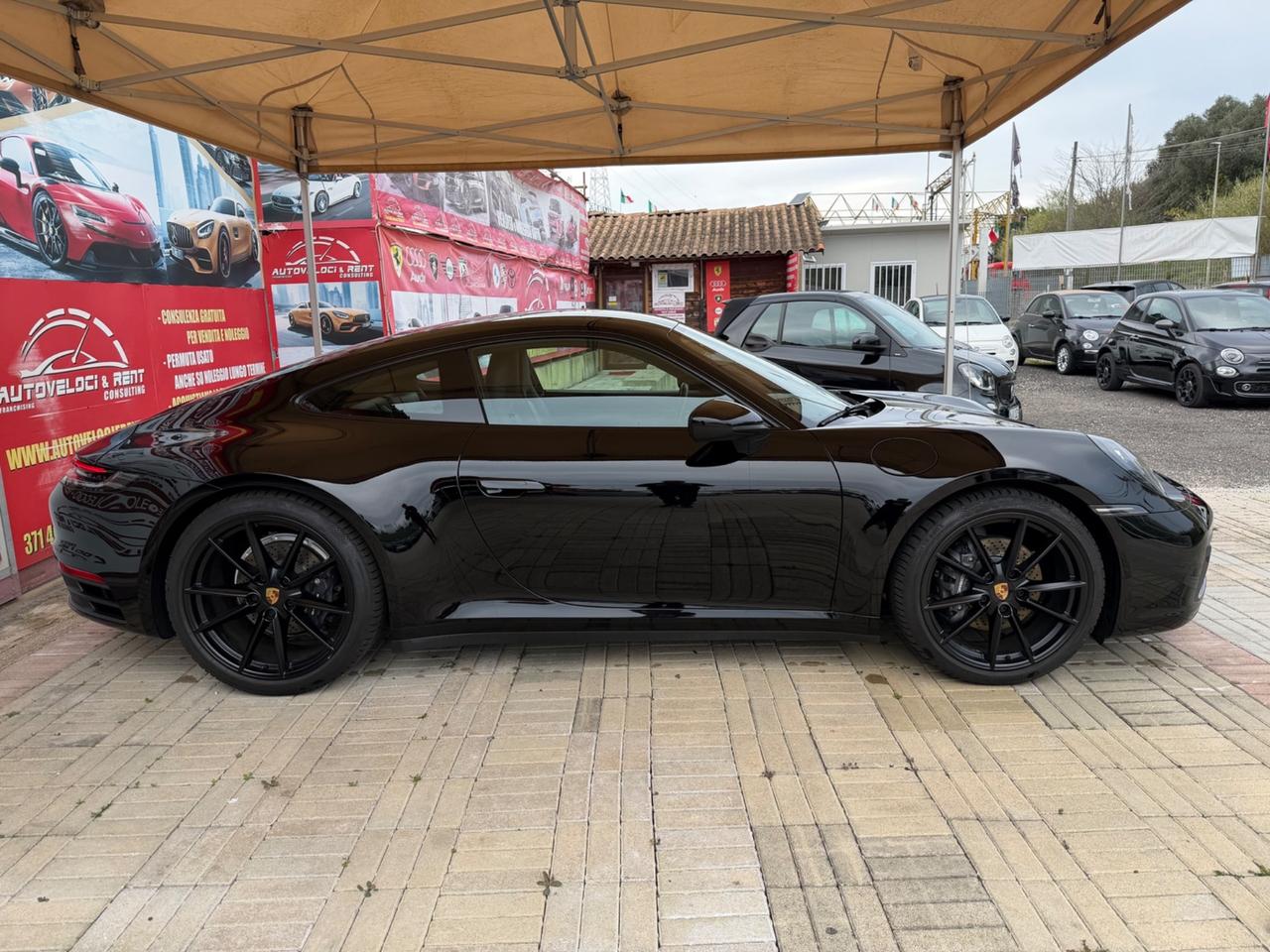 Porsche 992 911 Coupe 3.0 Carrera total black/Porsche Approved
