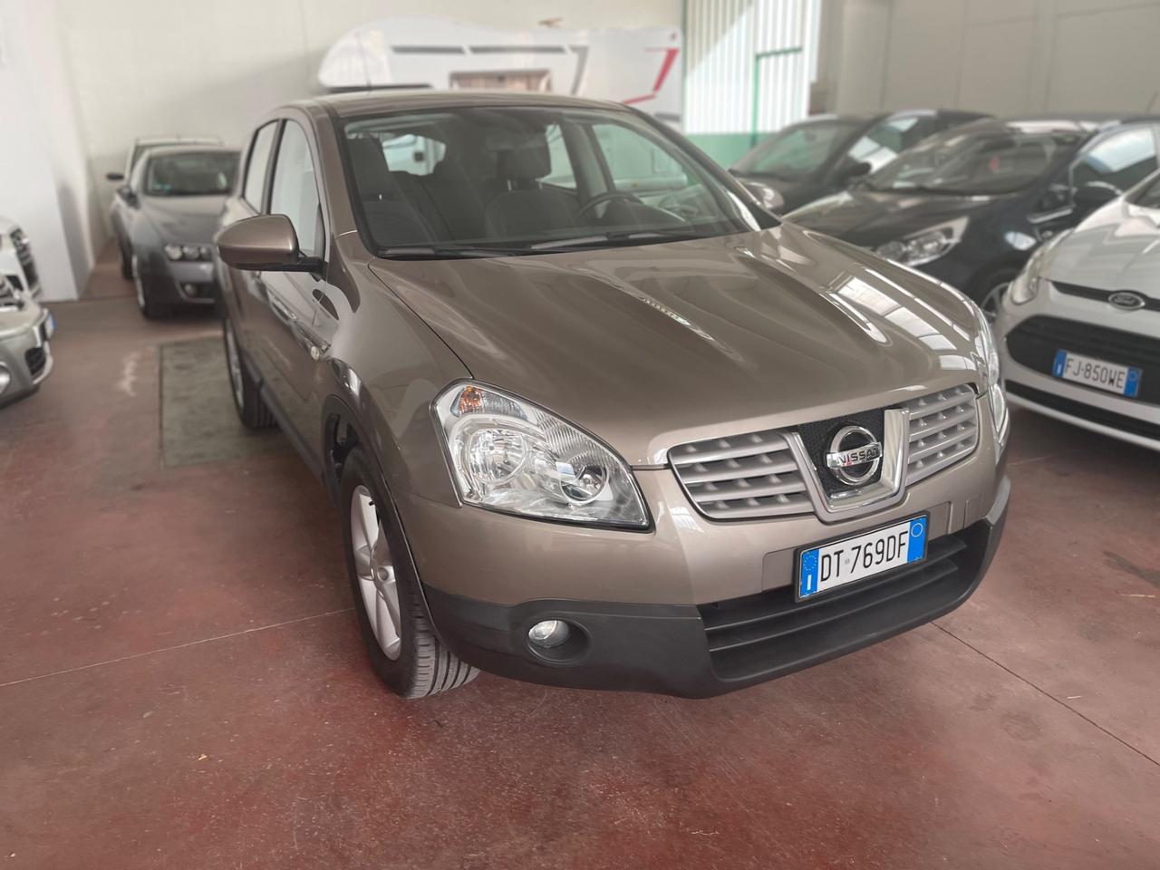 Nissan Qashqai 2.0 dCi DPF Visia 4x4