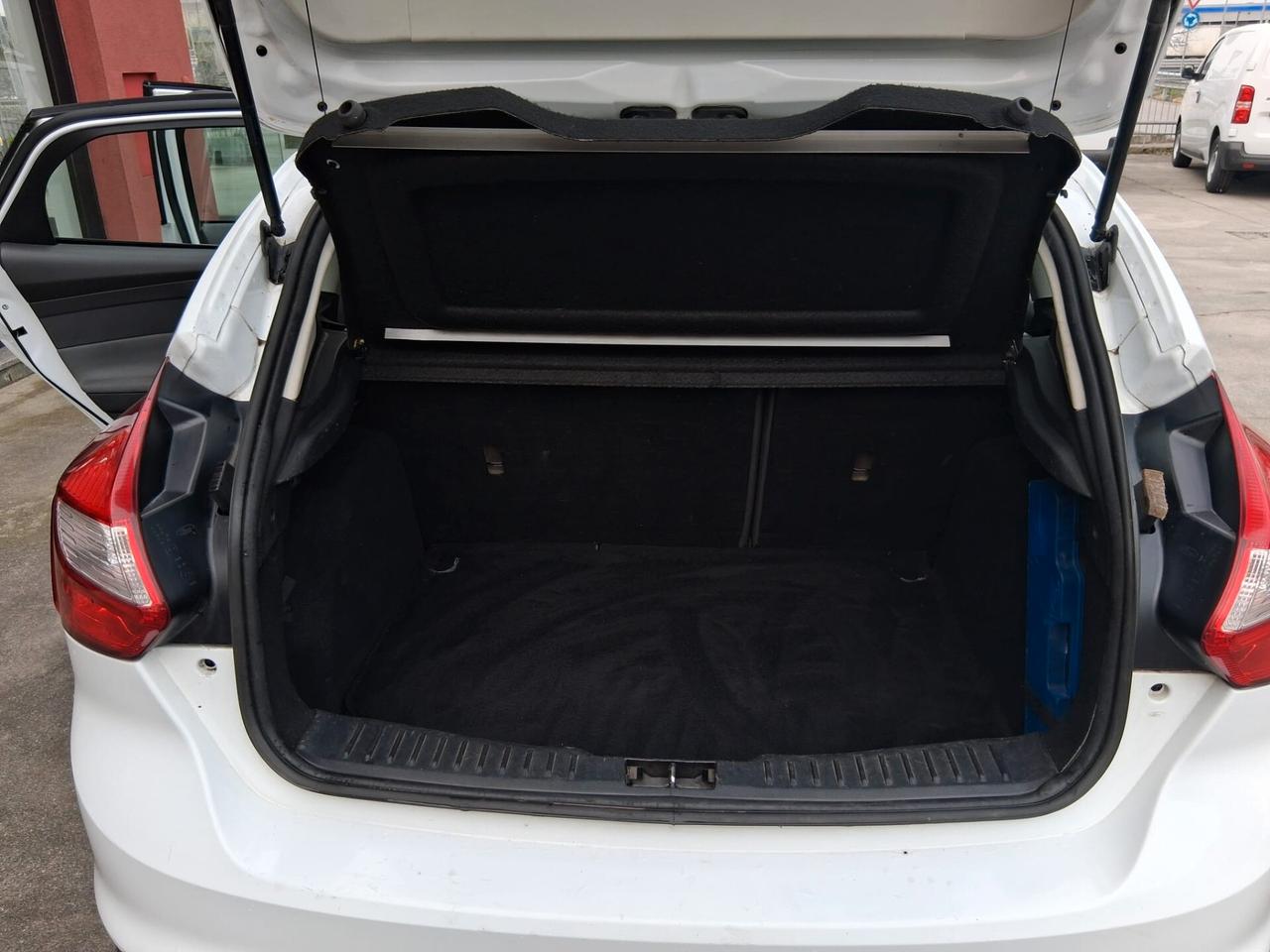 Ford Focus 1.6 105 CV