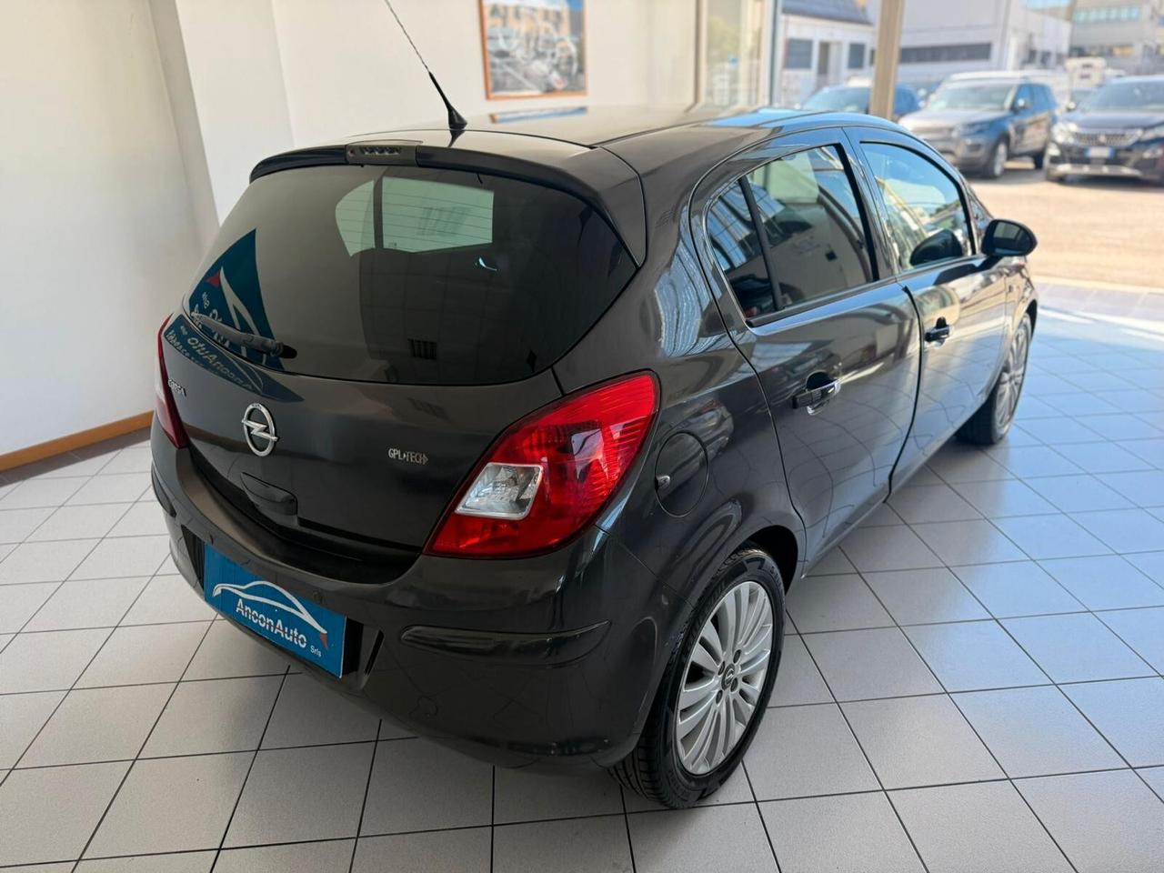 Opel Corsa 1.2 GPL X NEOPATENTATI 2013