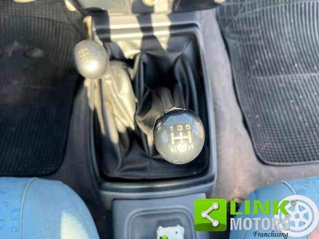 NISSAN King Cab 2.5 TD 2 porte