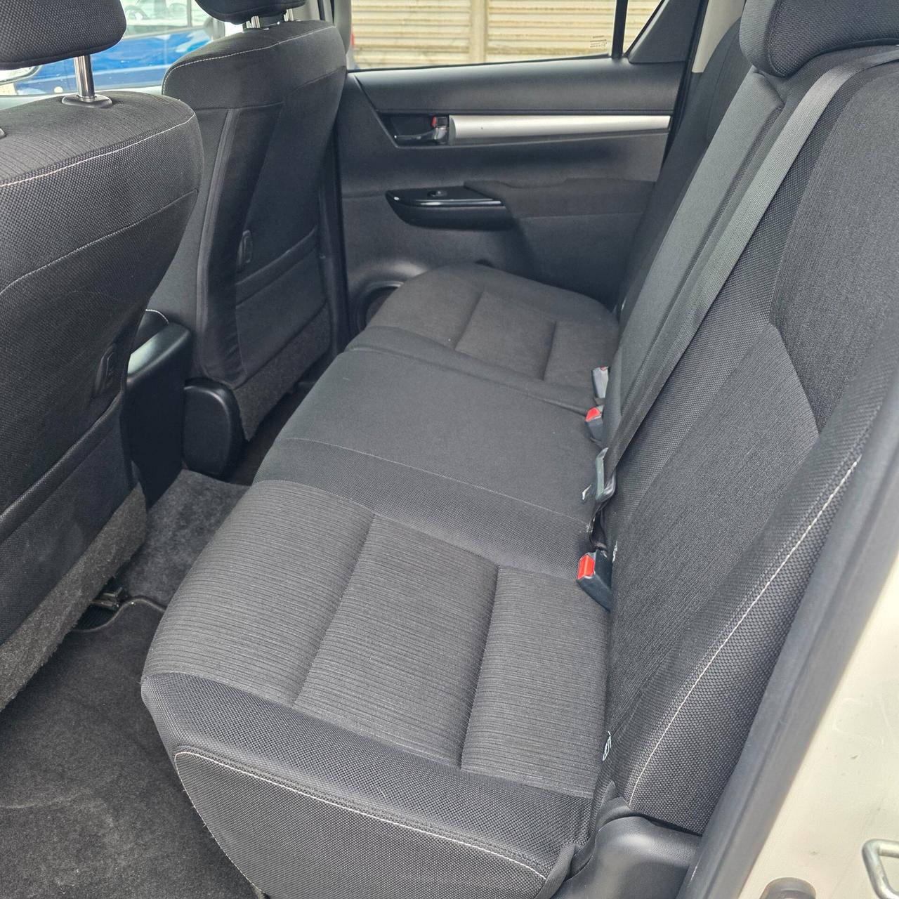 Toyota Hilux 2.4 D-4D 4WD 4 porte Double Cab Executive