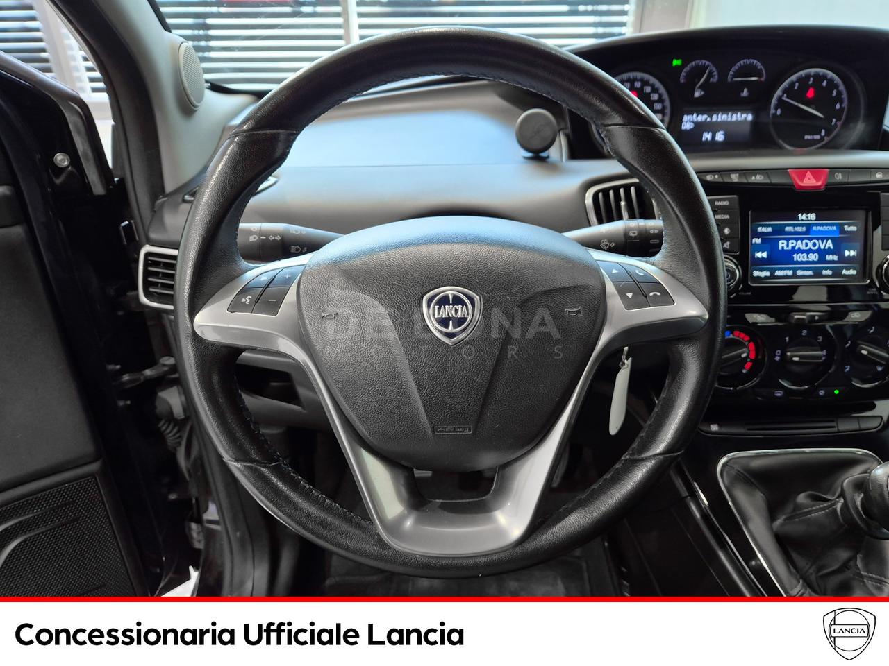 Lancia Ypsilon 1.2 silver 69cv