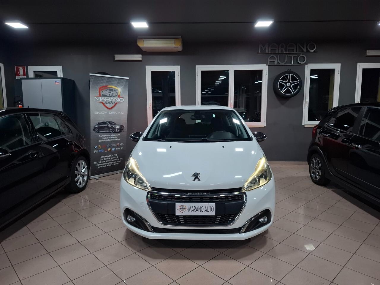 Peugeot 208 1.2 benzina Neopatentati