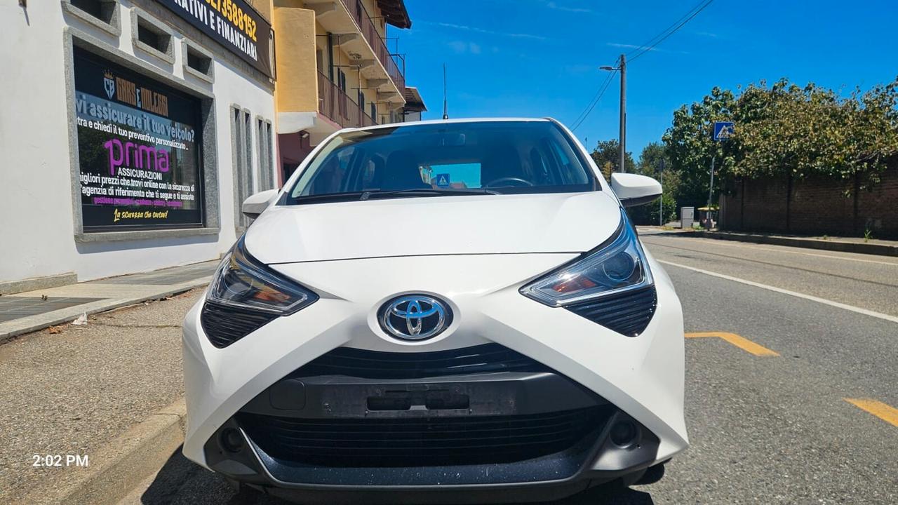 Toyota Aygo Connect 1.0 72 CV 5 porte x-play