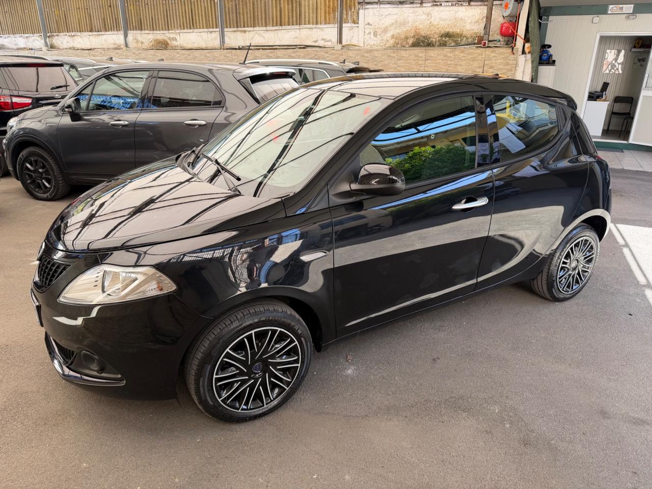Lancia Ypsilon 1.0 benzina 2023 SOLO 14000km