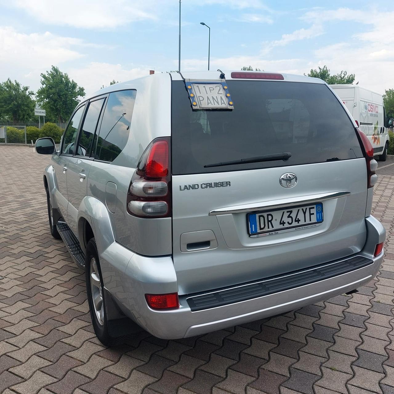 Toyota Land Cruiser