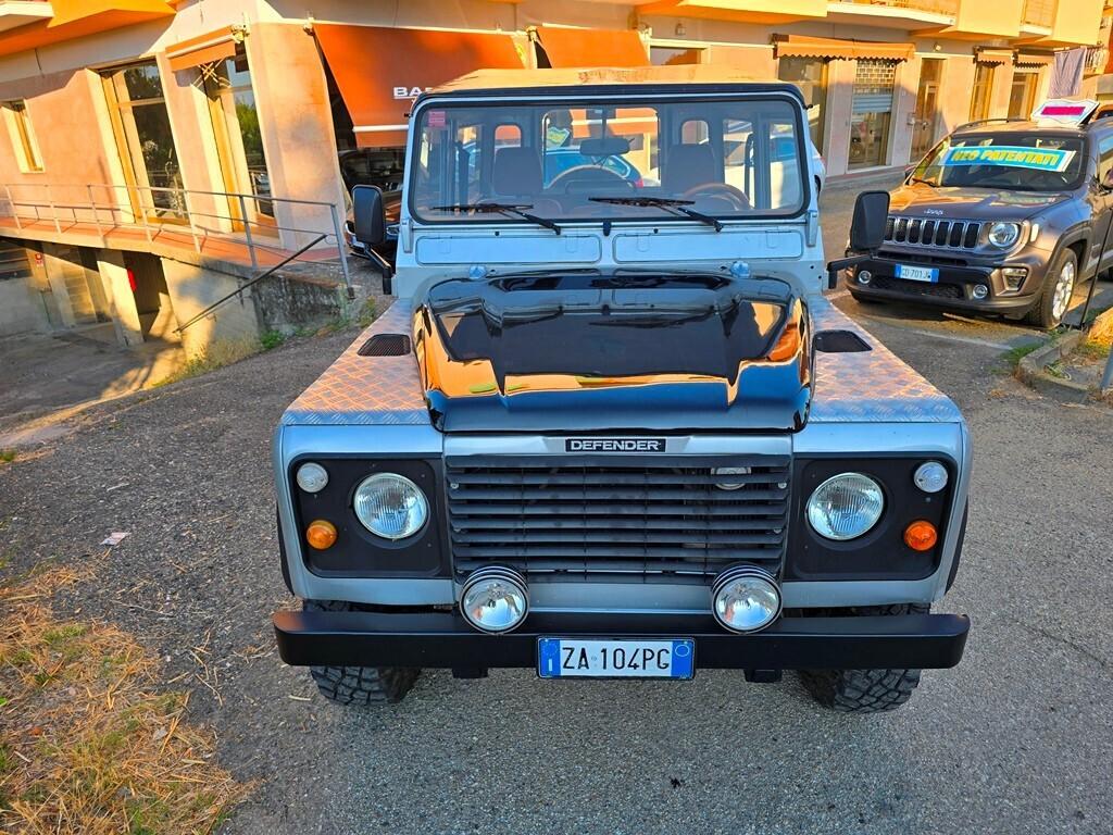 Land Rover Defender 90 TDI 200 RESTAURATA!