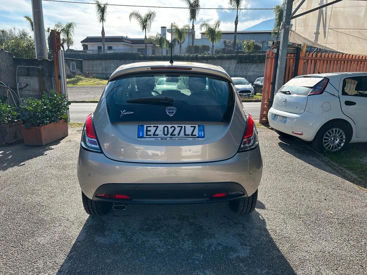 Lancia Ypsilon 1.2 69 CV 5 porte Gold