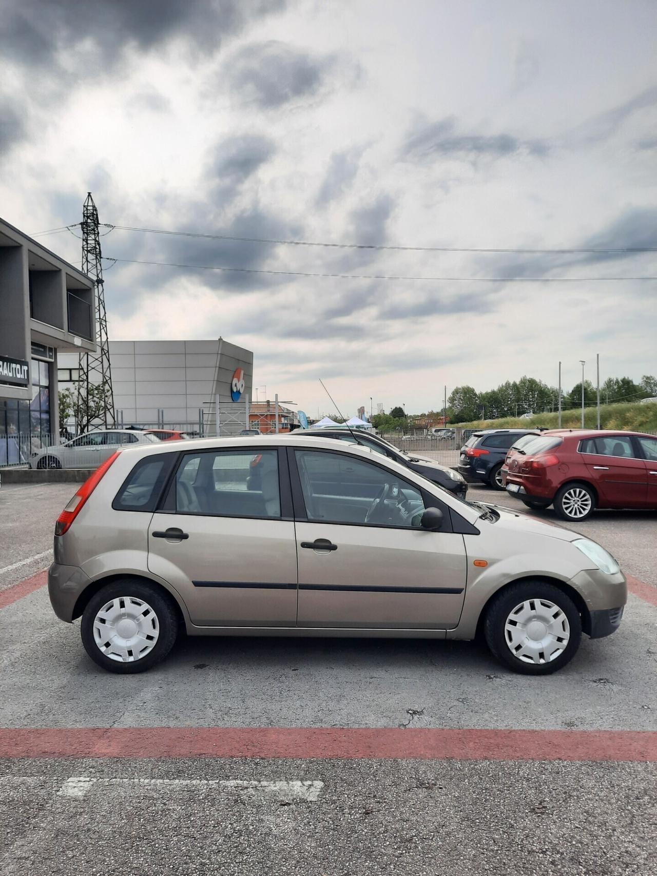 Ford Fiesta 1.2 16V 5p. Ambiente OK NEOPATENTATI