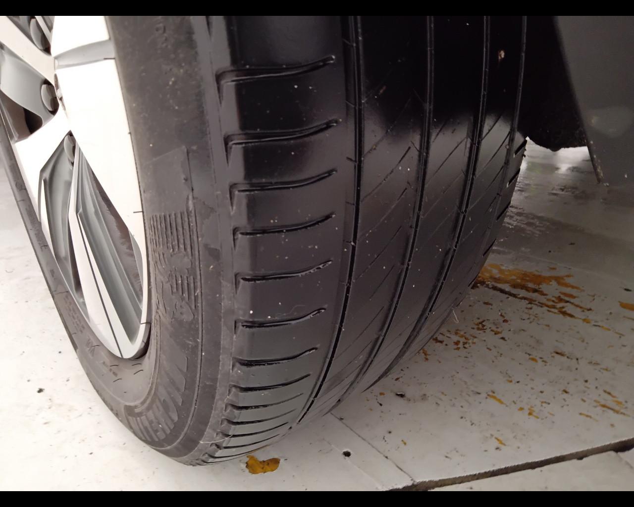 VOLVO XC40 2023 - XC40 1.5 t5 recharge phev Core auto