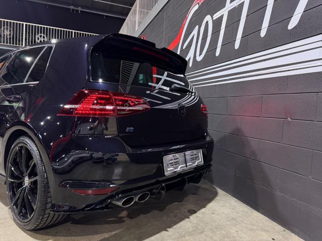 VOLKSWAGEN Golf R RISERVATA