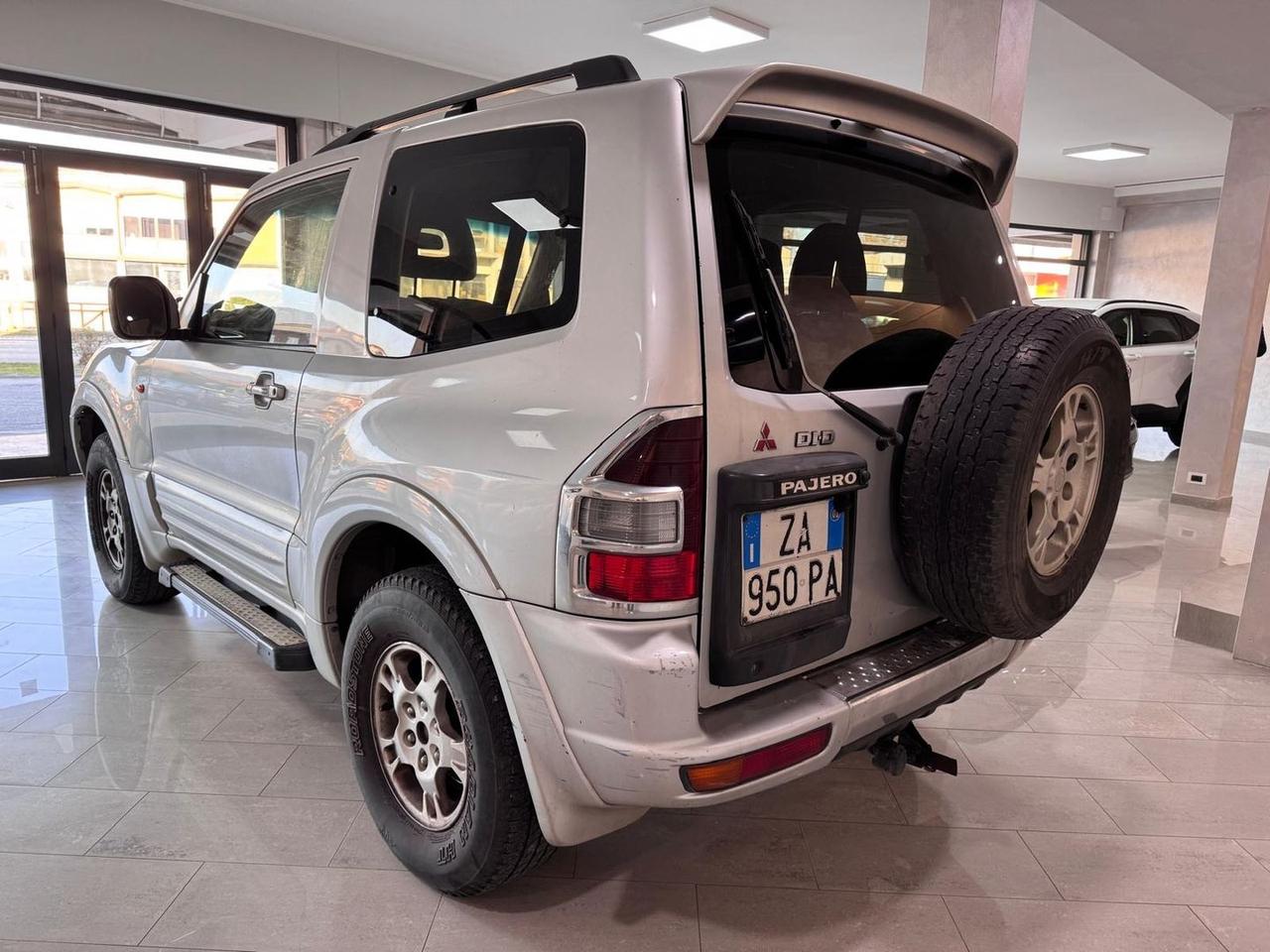 Mitsubishi Pajero 3.2 DI-D GLS1