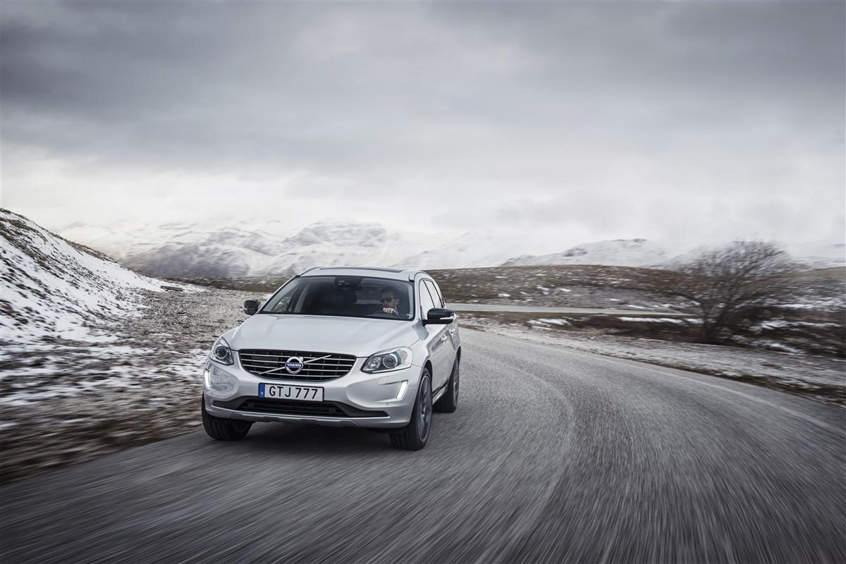 VOLVO XC60 II 2018 - XC60 2.0 b4 Business Plus awd geartronic my20