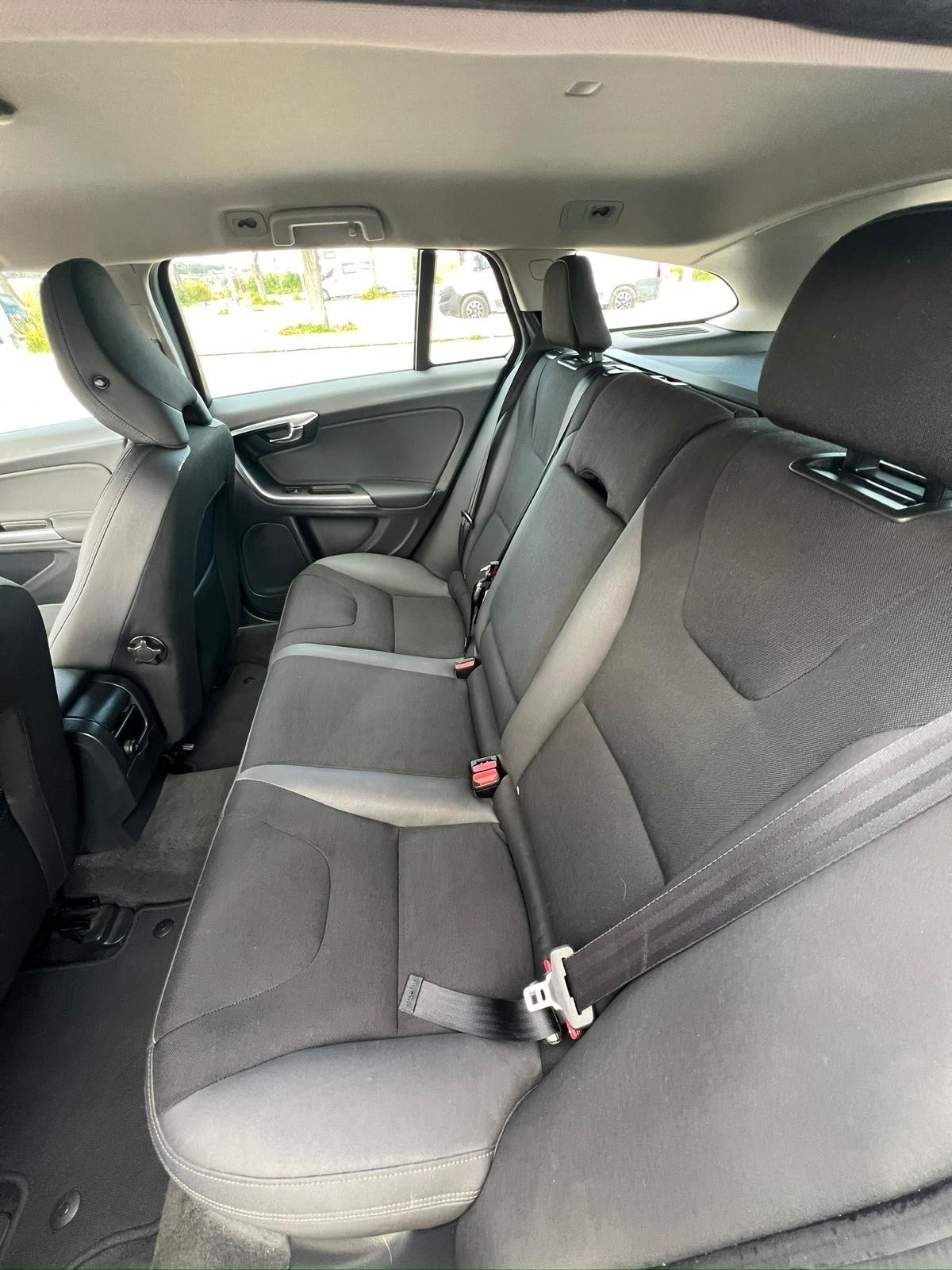 Volvo V60 D3 Momentum - 2011