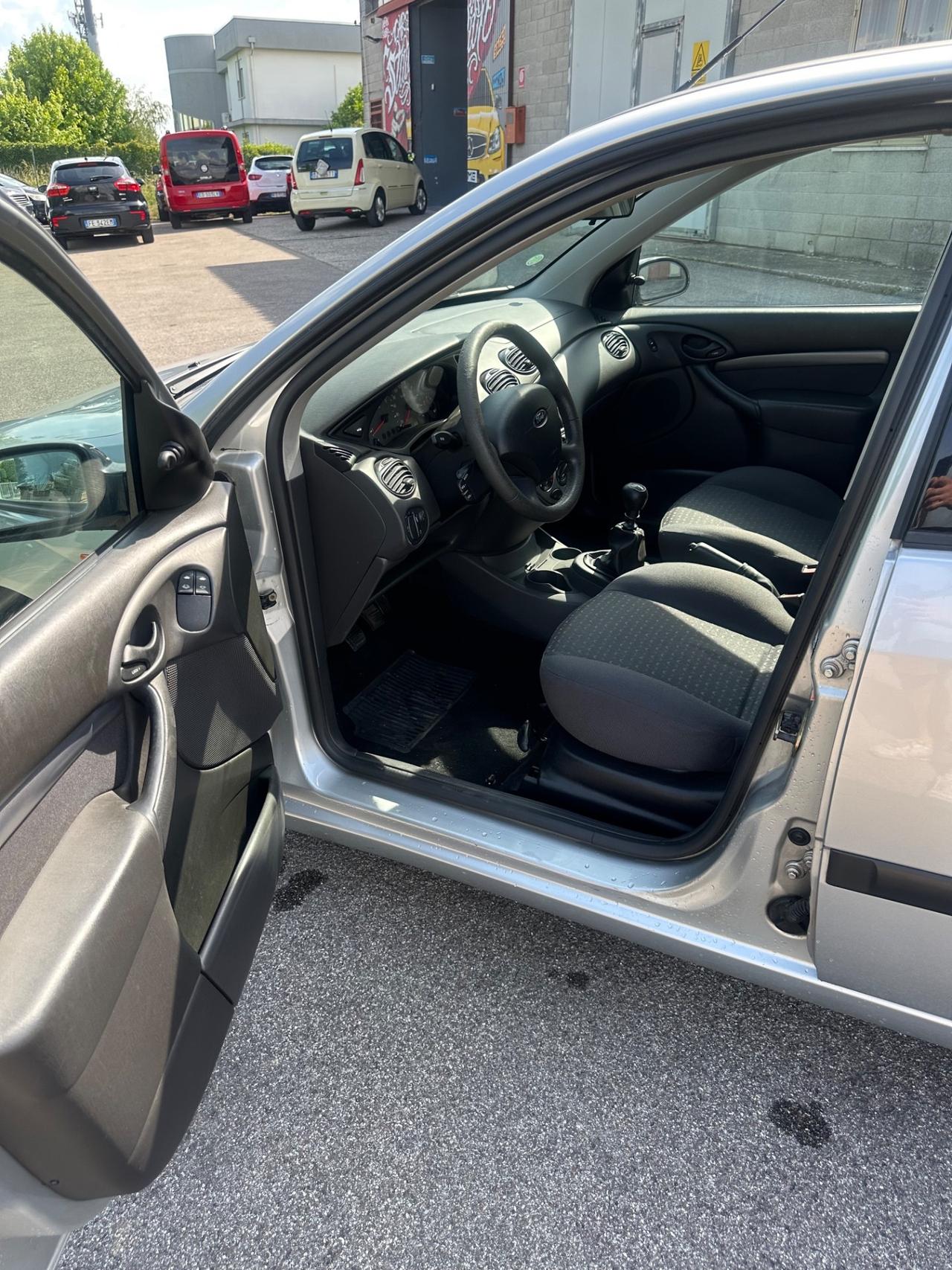 Ford Focus 1.8 TDCi (100CV) cat 5p. Zetec 93000km