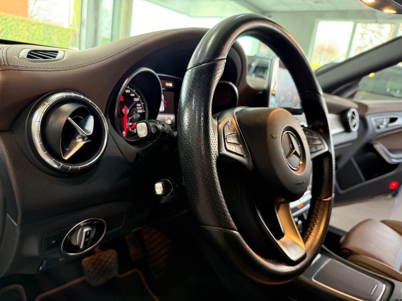 Mercedes-benz CLA 200 Shooting Brake FULL !!