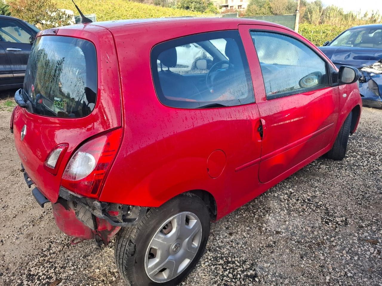 RENAULT TWINGO 1.2 BENZINA 2012 SINISTRATA