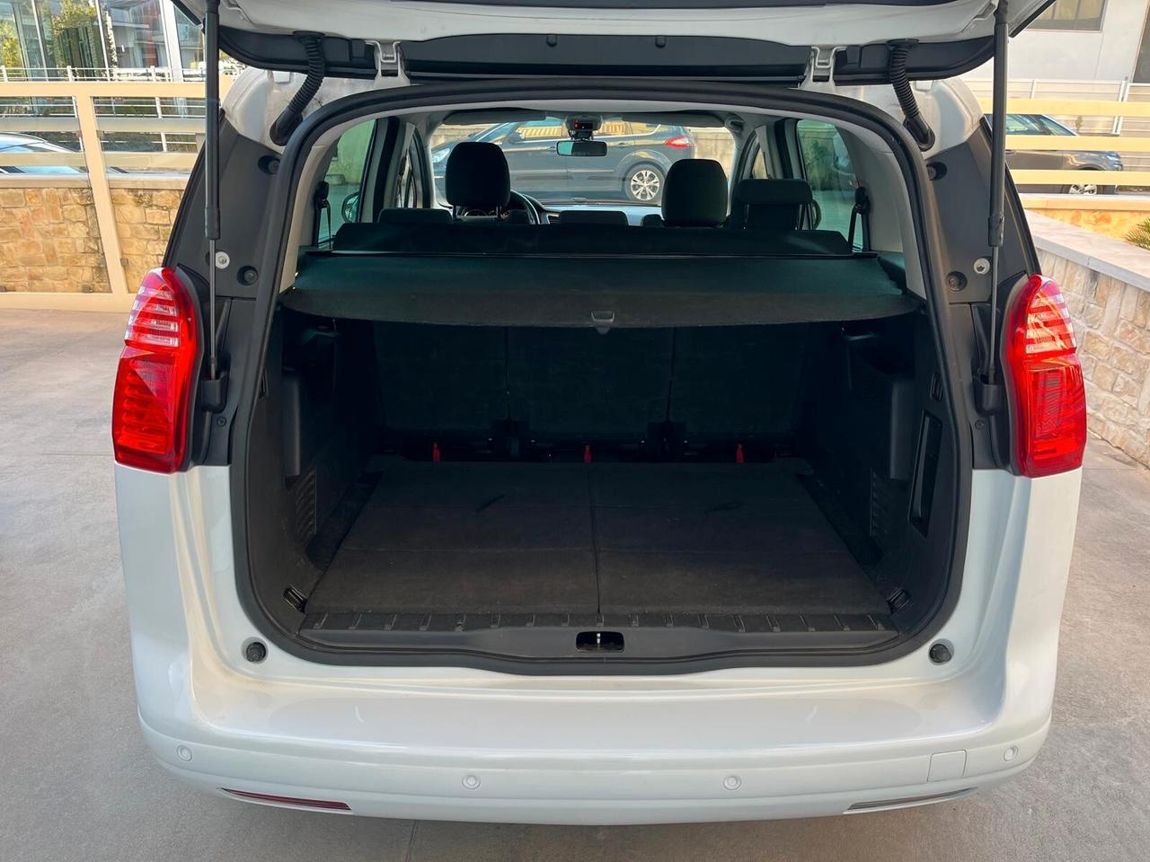 Peugeot 5008 1.6 e-HDi 115CV Stop&Start cambio robotizzato Active