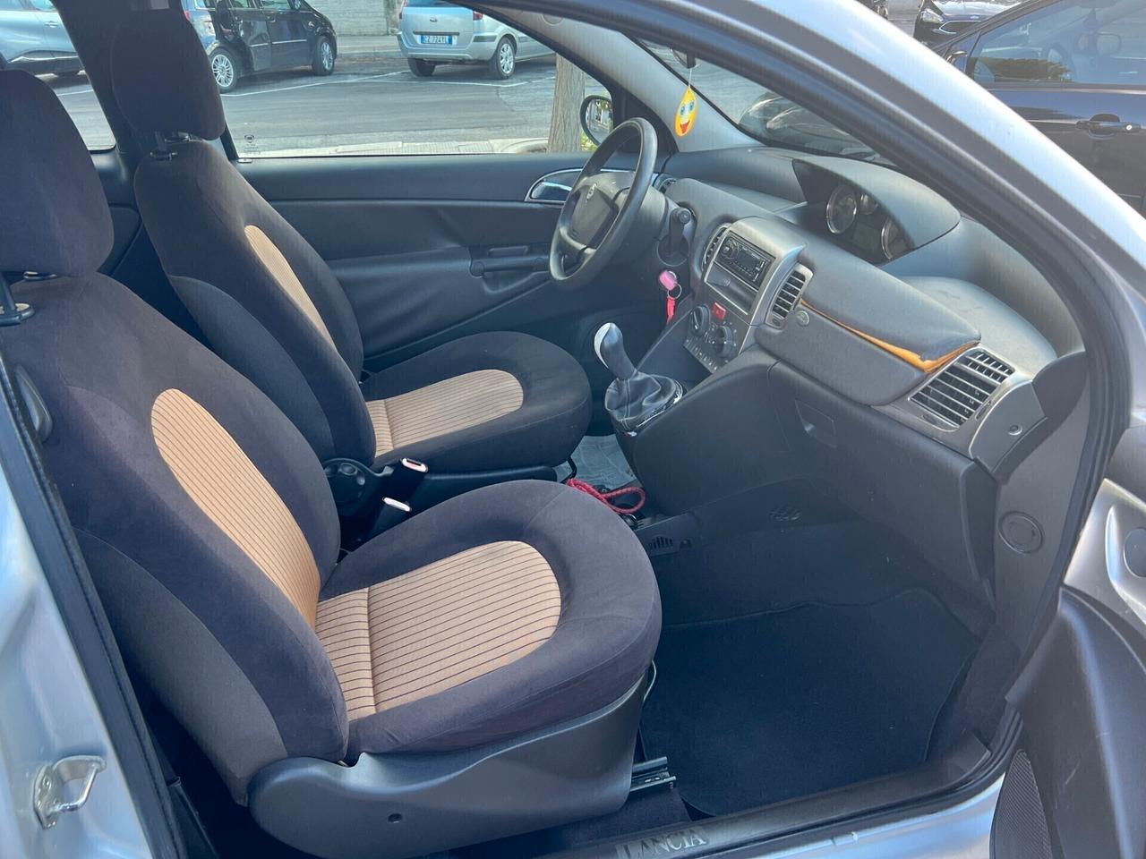 Lancia Ypsilon 1.3 MJT 75 CV Oro Giallo