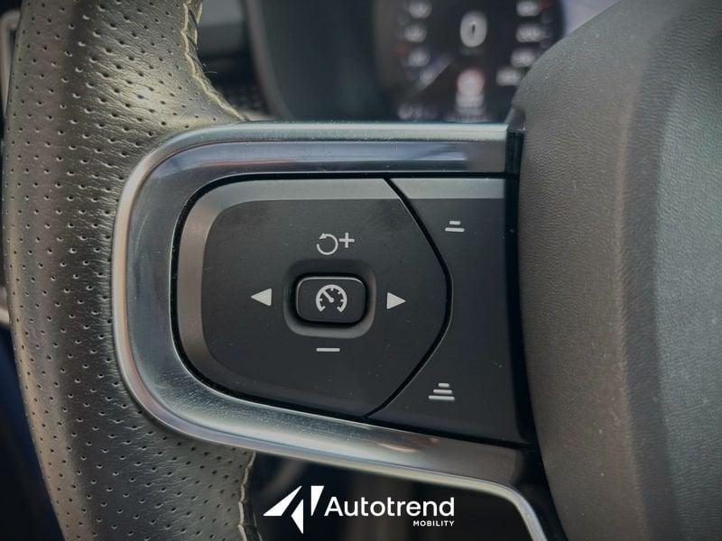 Volvo XC40 T5 180+82 CV Plug-in Hybrid Recharge R-design