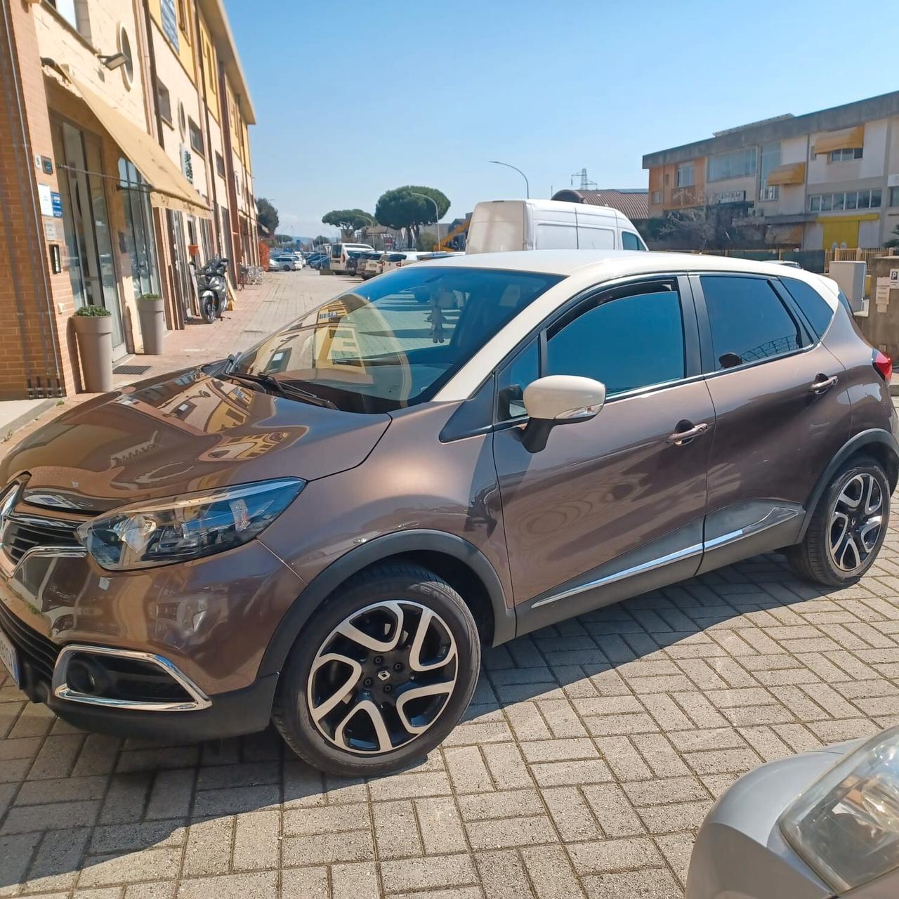 TENUTA IN MODO MANIACALE SEMPRE IN GARAGE CAPTUR 1.5