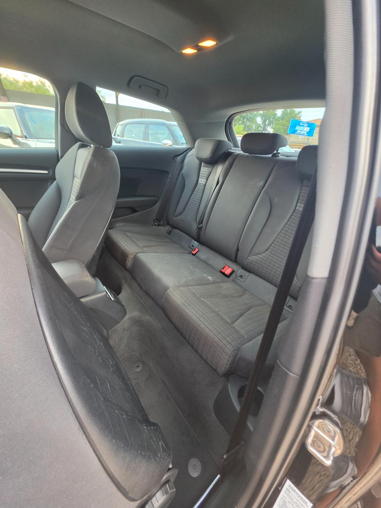 Audi A3 1.6 TDI S tronic Business neopatentati automatico