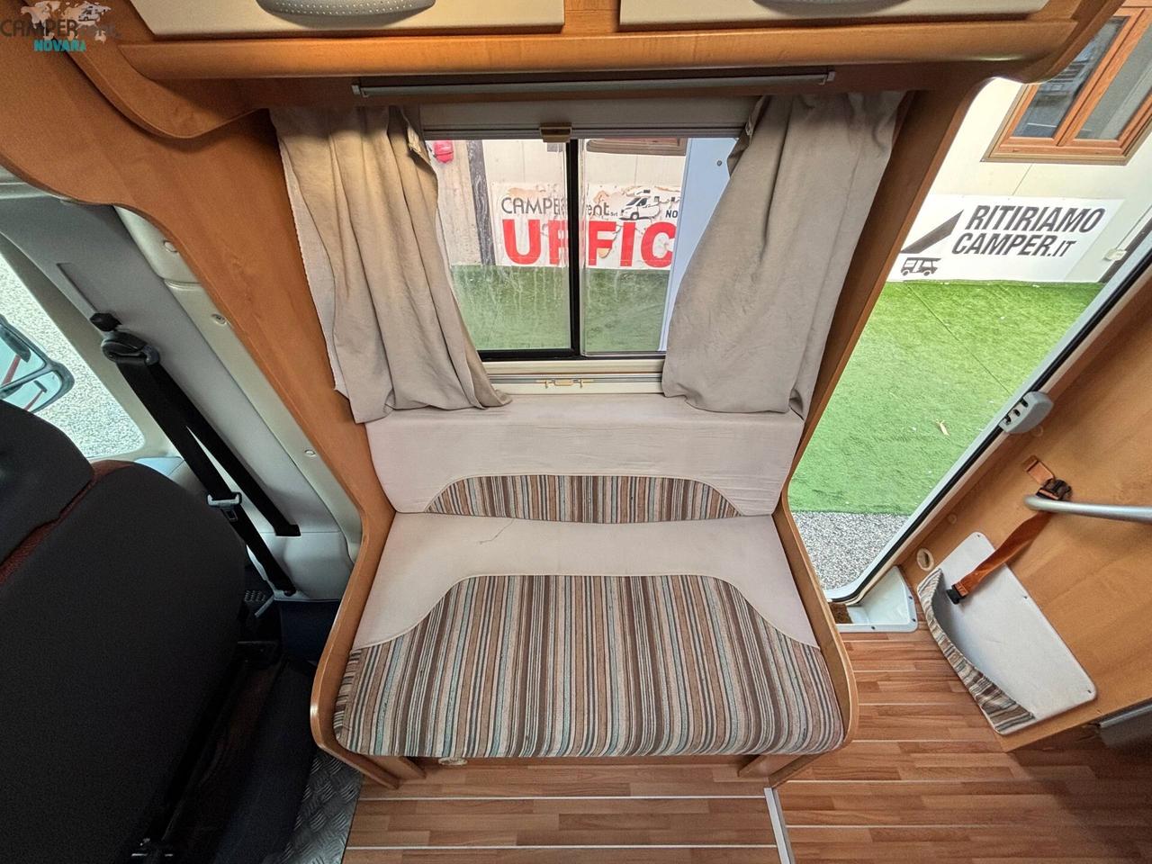 ROLLER TEAM AUTO-ROLLER A F700 P - Semintegrale con letto alla francese in coda