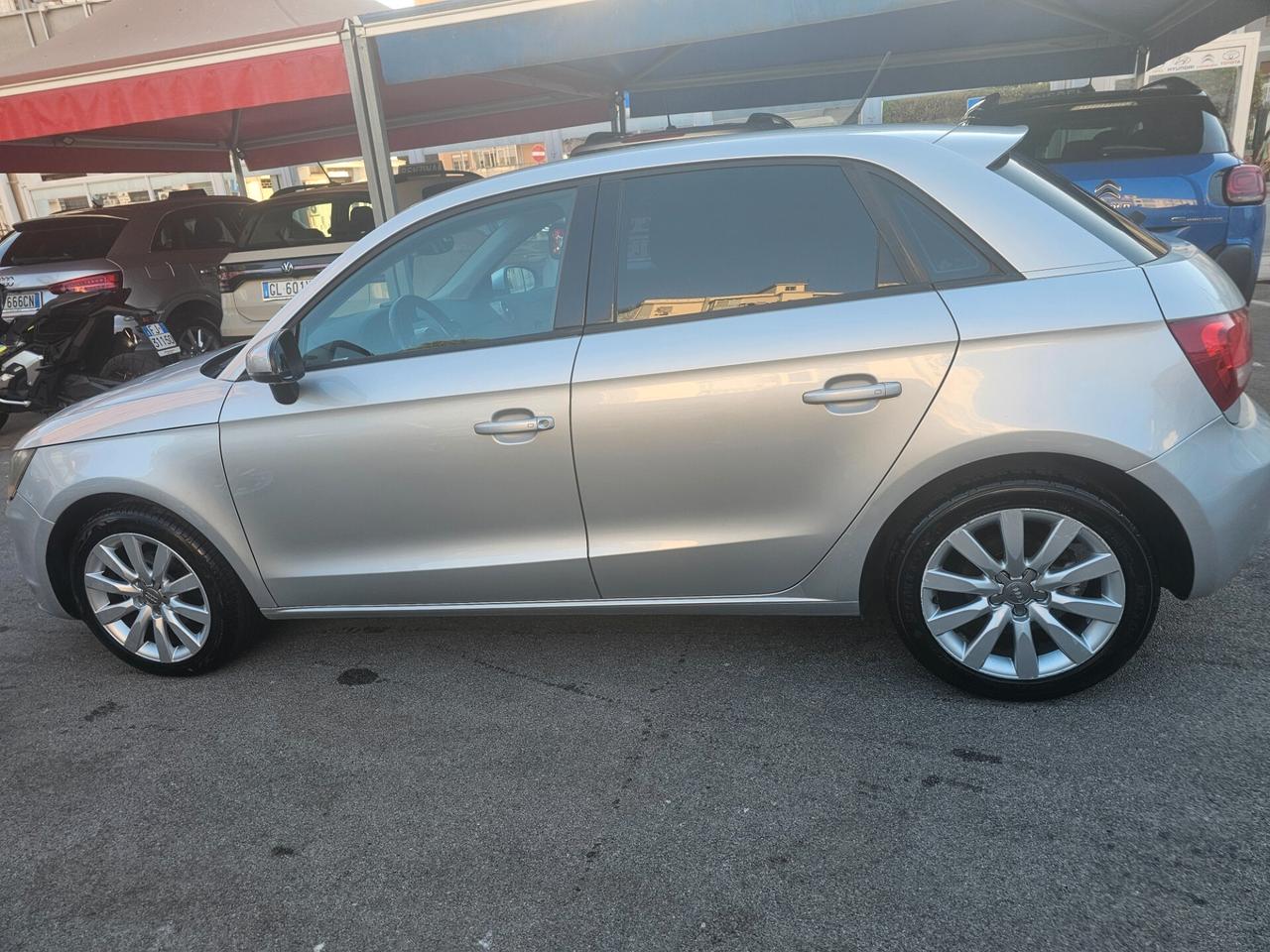 Audi A1 1.6 TDI S tronic 90CV..Da Vetrina..2013