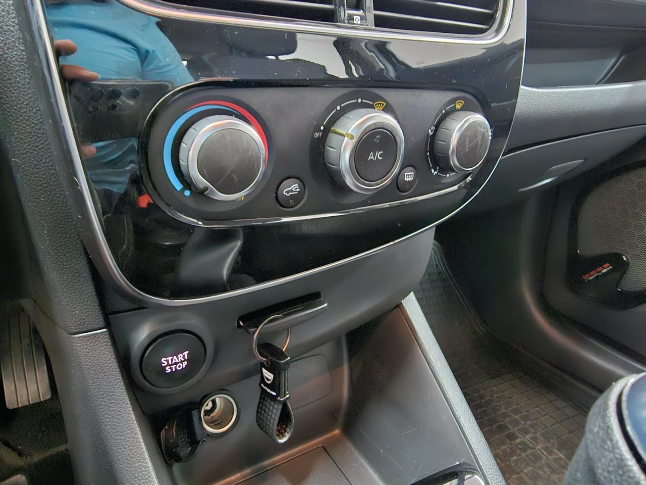 RENAULT CLIO IV 0.9 TCE 75cv BUSINESS