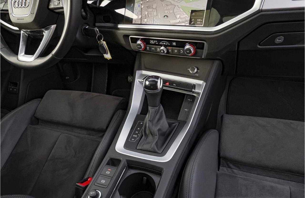 Audi Q3 45TFSI S tronic S LINE interno esterno Cerchi Sonos tetto