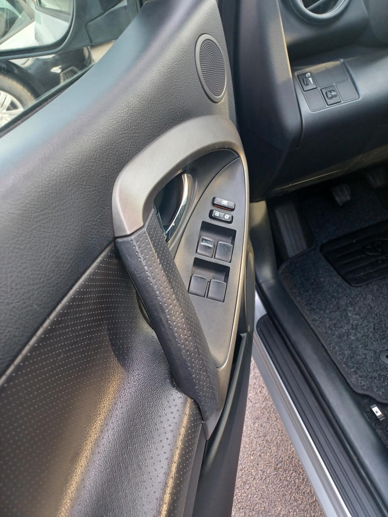 Toyota RAV 4 2.2 D-4D 150 CV Luxury