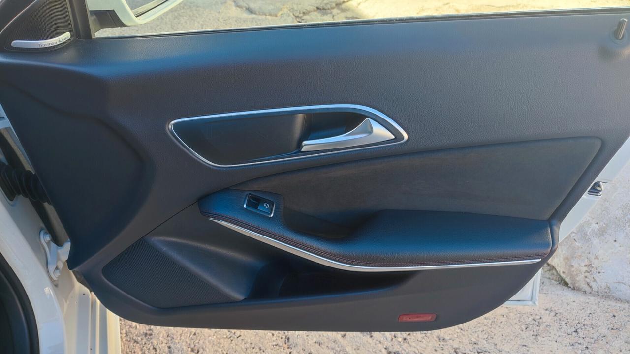 MERCEDES CLA 200 PREMIUM
