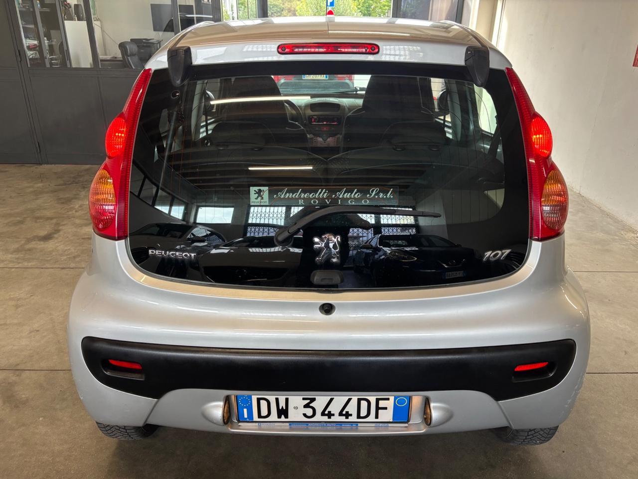 Peugeot 107 1.0 BENZINA 5 porte | OK NEOPATENTATI |