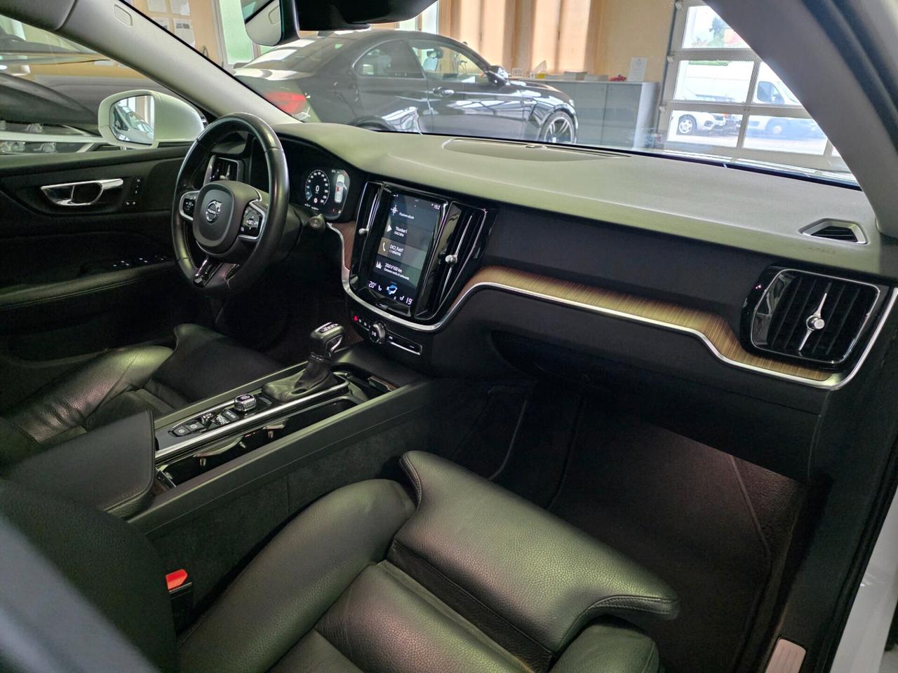 Volvo V60 D4 Geartronic gancio traino, uniproprietario, €6D