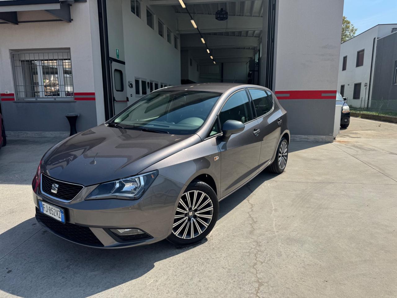 Seat Ibiza 1.4 TDI 90 CV CR 5p. Connect Grey